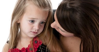 7 طرق للتعامل مع سيكولوجية طفلك عند وفاة أحد أفراد الأسرة