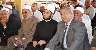 بالصور.. محافظ الإسماعيلية يفتتح مسجد "الرحمن الرحيم" بالكيلو 9