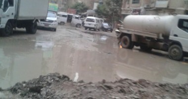 "واتس آب اليوم السابع": مياه الصرف الصحى تعيق حركة السيارات بصفط اللبن