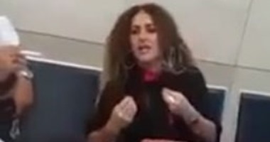 فيديو جديد لصاحبة واقعة الاعتداء على ضابط المطار:"مستعدة أقلعلكم ملط"