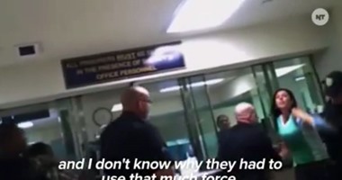 بالفيديو..الشرطة الأمريكية تسحل فتاة اعتدت على ضابط بمطار "جون كيندى"