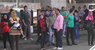 مشادات كلامية بين سائقى السرفيس وشرطة النقل فى منطقة الإسعاف بالقاهرة