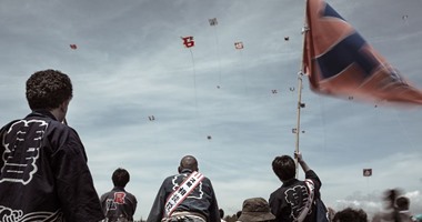 بالصور.. مهرجان "هاماماتسو" فرصة للقتال بالطائرات الورقية