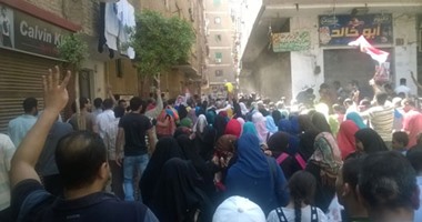 أهالى كفر الدوار يطاردون عناصر الإخوان فى الشوارع