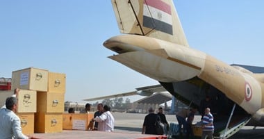 بالصور..طائرات الجيش تنقل أسئلة امتحانات الشهادات الأزهرية للمحافظات النائية