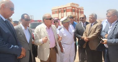 بالصور.. محافظ جنوب سيناء يتفقد وحدة التراخيص الجديدة وسكن الضباط والأفراد