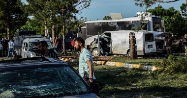 مقتل مدنى وإصابة شرطيين فى انفجار سيارة بتركيا