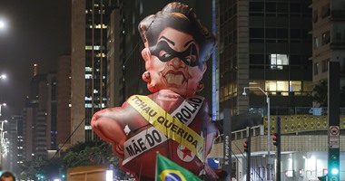 أنصار رئيسة البرازيل يتظاهرون تأييدا لها.. ومعارضون يطالبون بإقالتها