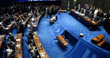 بالصور..مجلس الشيوخ البرازيلى يوافق على بدء إجراءات محاكمة رئيسة البلاد(تحديث)