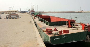 بالصور.. وصول 4 صنادل لتحميل 1000 طن قمح من ميناء دمياط