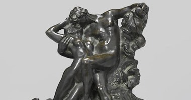 تمثال "القبلة" و"الفتاة" لرودان يحققان مليون و145 ألف دولار فى مزاد "بونهامز"