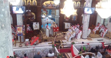 بالصور.. أسقف الوادى الجديد يشكر الرئيس بعد إنهاء إنشاءات كنيسة مارى بقطر 