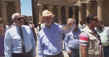 بالصور.. وزير الآثار: جولة سفير أمريكا فى الصعيد رسالة بأن مصر بلد آمن 