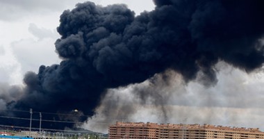 بالصور.. حريق هائل يضرب جنوب إسبانيا والأمن يطالب المواطنين بالتزام منازلهم