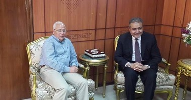 محافظ بورسعيد يلتقى النقيب العام للبيطريين لبحث سبل التعاون بين النقابات