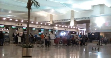 بالصور.. انتظام رحلات مصر للطيران بعد حل "أزمة الطيارين"