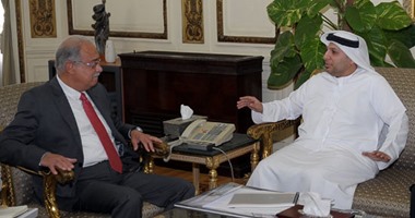 رئيس الوزراء يلتقى مدير غرفة عمليات المكتب التنسيقى للمشاريع الإماراتية بمصر
