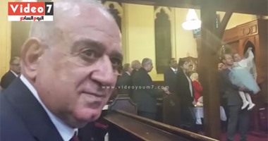 بالفيديو..سفير مصر ببريطانيا يشارك فى قداس عيد القيامة بكنيسة مارى مرقس بلندن