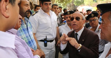 القائم بأعمال محافظ القاهرة يواجه مهندس بحى الأزبكية بقرارات إزالة المخازن