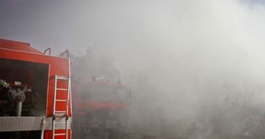 بالفيديو والصور.. الحماية المدنية تسيطر على حريق هائل بمخزن بلاستيكات بأكتوبر