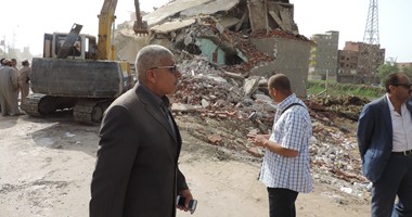 إزالة 32 منزل و22 محل مخالفين فى حملة بالمحلة