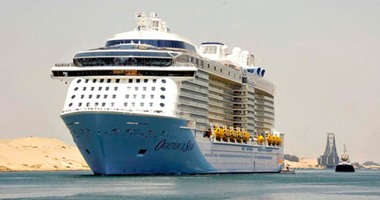 بالصور..لأول مرة .. رابع أكبر سفينة سياحية بالعالم تعبر قناة السويس