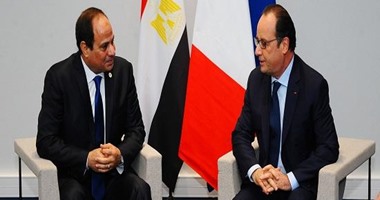 رئيس وزراء فرنسا: هولاند اتصل بالسيسي لمتابعة تطورات اختفاء الطائرة المصرية
