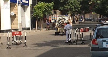 بالفيديو والصور.. قوات الأمن تغلق الطرق المؤدية لنقابة الصحفيين بالحواجز الحديدية