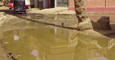 صحافة المواطن: بالصور.. غرق شوارع قرية المتانيا فى مياه الصرف الصحى بالعياط