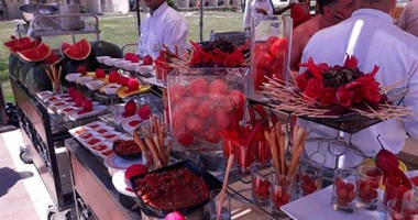بالصور.. انطلاق مهرجان الفواكه الحمراء بأحد فنادق الغردقة لتنشيط السياحة