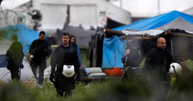 الشرطة اليونانية تُخلى مخيم للاجئين فى أيدومينى