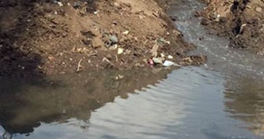 بالصور.. كارثة بيئية جديدة.. صرف مياه مصرف سنباط فى نهر النيل بزفتى