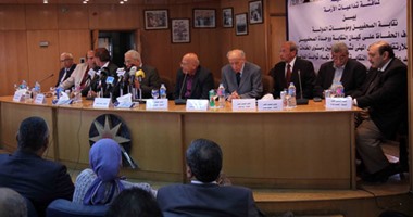 بالصور.. رئيس تحرير الأهرام: مجلس "الصحفيين" قدم رواية غير صحيحة عن اقتحام النقابة