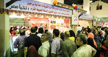 بالصور. إقبال كثيف من المواطنين على معرض منتجات أهلا رمضان