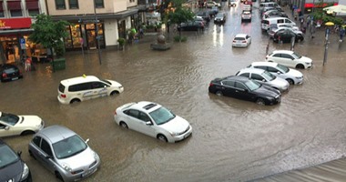 صحافة المواطن.. قارئ يشارك بصور وفيديو لغرق شوارع فرانكفورت بألمانيا بسبب الأمطار