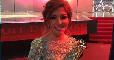 سميرة سعيد تحصد جائزة أفضل ألبوم غنائى بمهرجان الموريكس دور