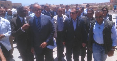 بالصور.. وزير البترول ومحافظ البحر الأحمر يتفقدان مستشفى غارب المركزى