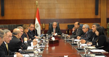 بدء اجتماع المجموعة الاقتصادية برئاسة شريف إسماعيل