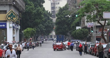 الأمن يفتح شارع عبدالخالق ثروت أمام حركة السيارات لإنهاء احتشاد الصحفيين