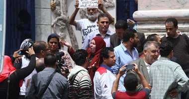 هئية محكمة قصر النيل تنعقد بمعهد الأمناء للحكم على 51 من متظاهرى 25 إبريل