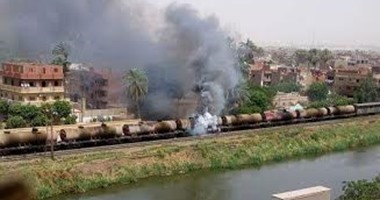 توقف حركة قطارات الصعيد إثر تفحم عربة قطار محمل بالسولار فى المنيا