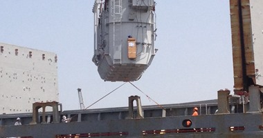 بالصور..ميناء دمياط يستقبل السفينة"هونج اكسينج"محملة بمحولات كهربائية ضخمة