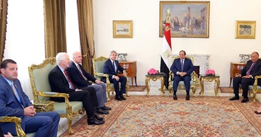 وفد الكونجرس الأمريكى يغادر القاهرة بعد لقاء الرئيس السيسي وسامح شكرى