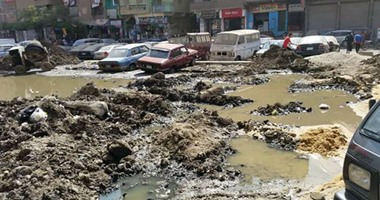 صحافة المواطن..  بالصور.. تكسير الأسفلت ومياه الصرف الصحى تغرق أحمد عرابى بشبرا الخيمة