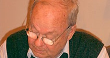 وفاة موريس سينيه رسام الكاريكاتير السابق بشارلى إبدو عن 87 عاما