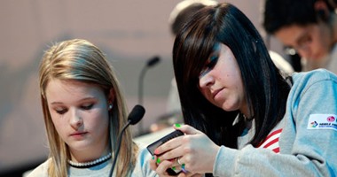 59% من المراهقين الأمريكيين مدمنون للهواتف والعرب الأكثر إدمانا للإنترنت