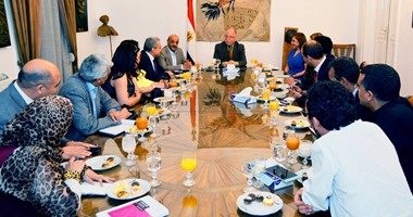 وزير الثقافة يلتقى وفدا من رؤساء التحرير والصحفيين المغاربة