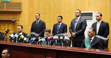 بدء جلسة النطق بالحكم على مرسى و10 آخرين بـ"التخابر"
