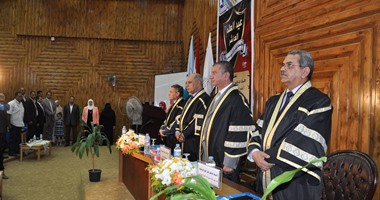 بالصور.. جامعة كفر الشيخ تحتفل بعيد العلم العاشر وتكرم أعضاء بهيئة التدريس