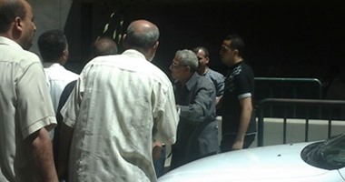 مشادات بين عاملى النيل لحليج الأقطان المحتجين وسائقى السيارات بشارع حسين حجازى